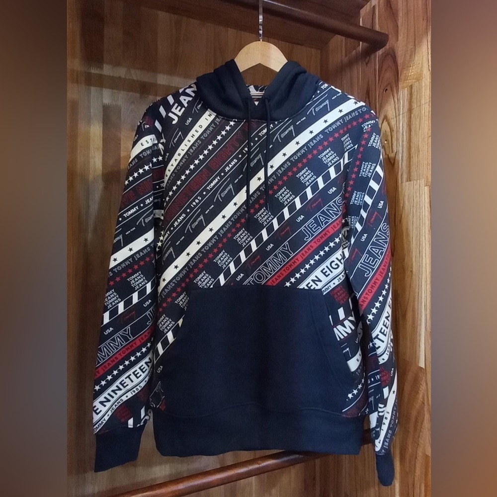 Tommy Hoodie